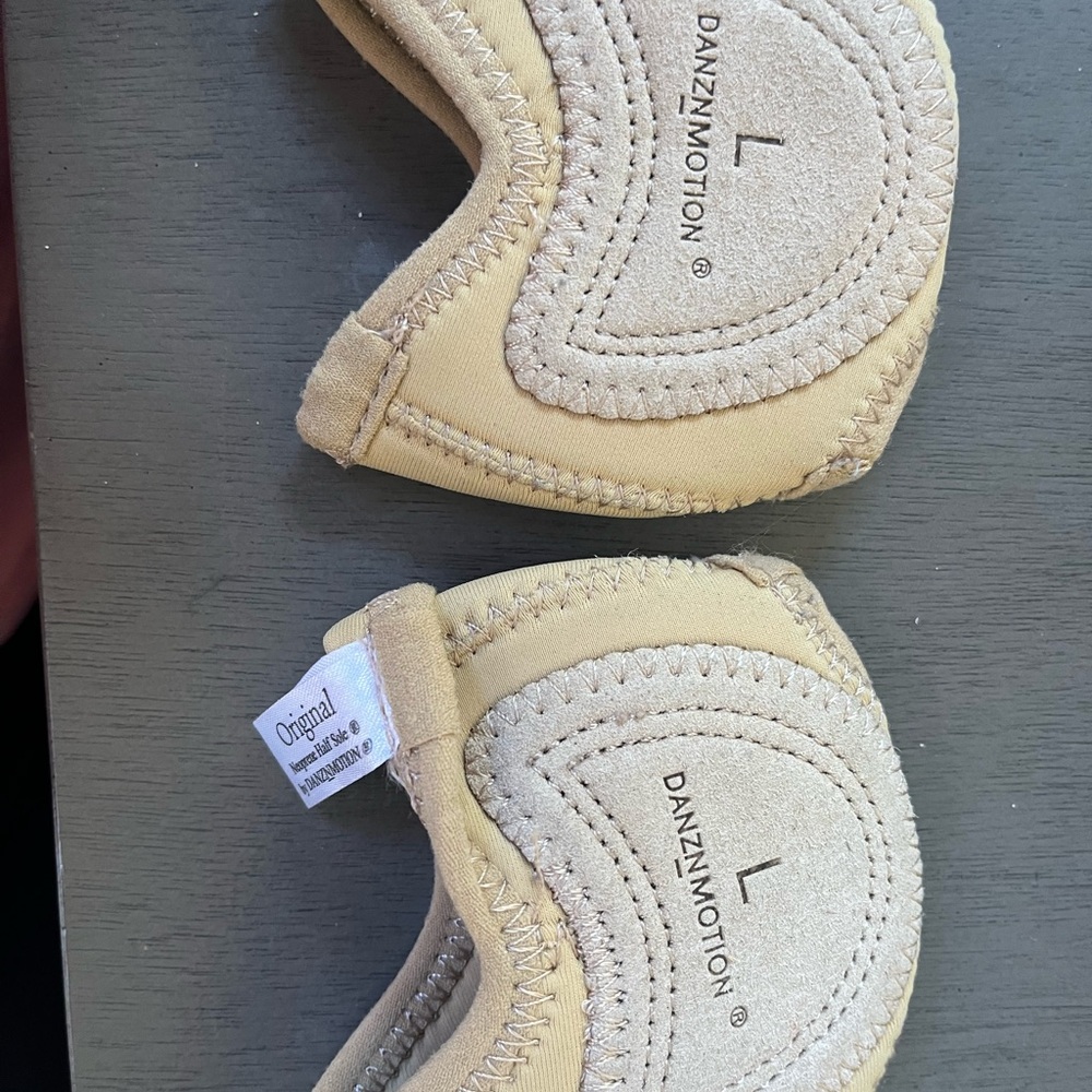 DANZNMOTION Dance Half Sole Size L Brand New